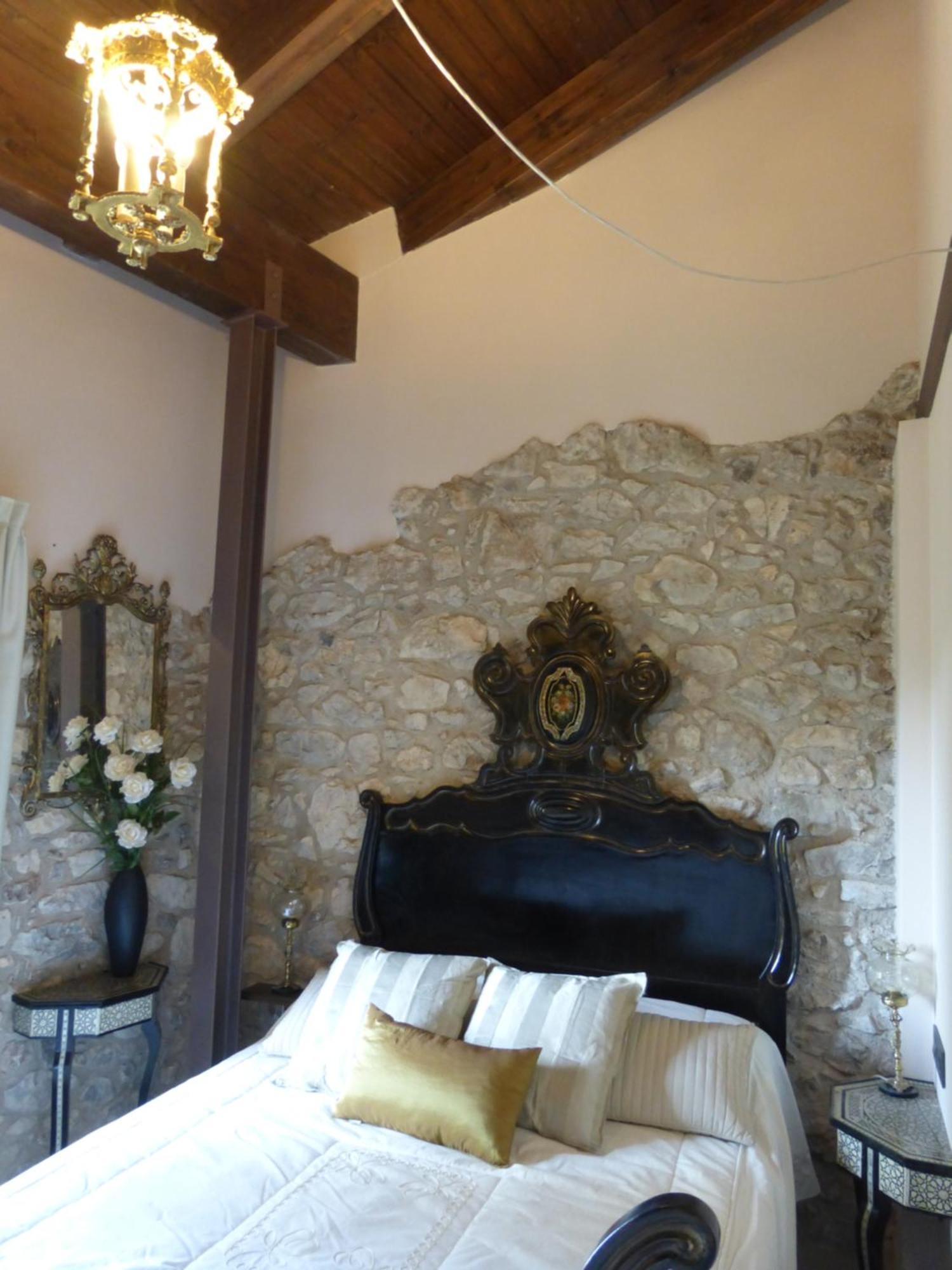 Viladomatrural La Nou de Bergueda Номер фото